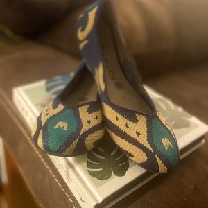 Adorable Rothys flats!!